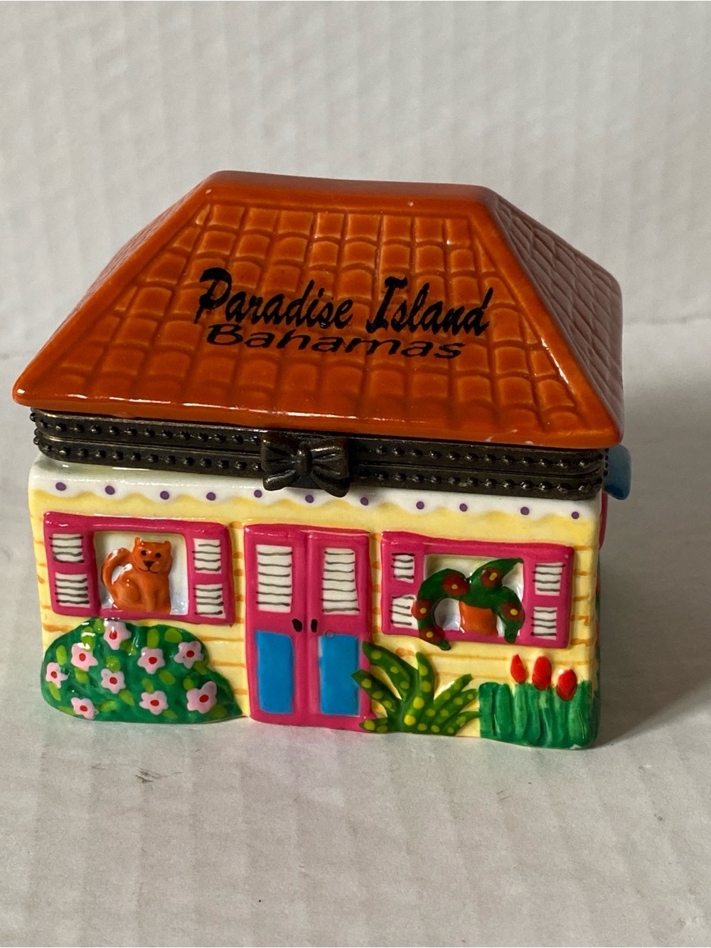 Paradise Island Bahamas Small Ceramic Cottage Trinket Box House With Plants&Cat